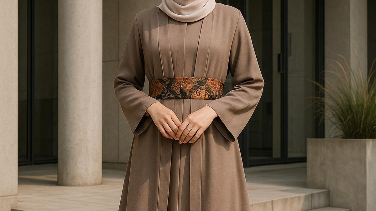 8 Model Gamis dengan Obi Belt Batik, Bikin Pilihan Outfit Makin Bervariasi
