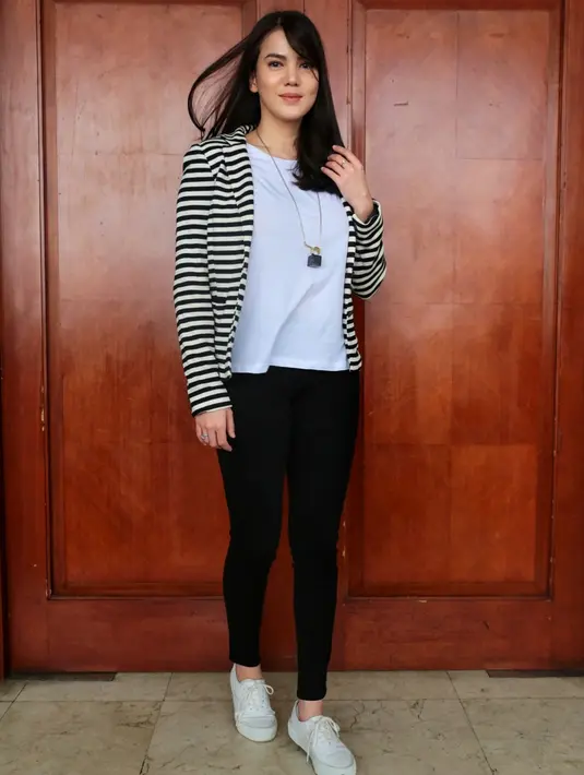 Alice Norin kini juga konsern dengan penyakit kanker serviks. Penyakit mematikan selain kanker payudara yang banyak diderita oleh kaum perempuan. (Adrian Putra/Bintang.com)