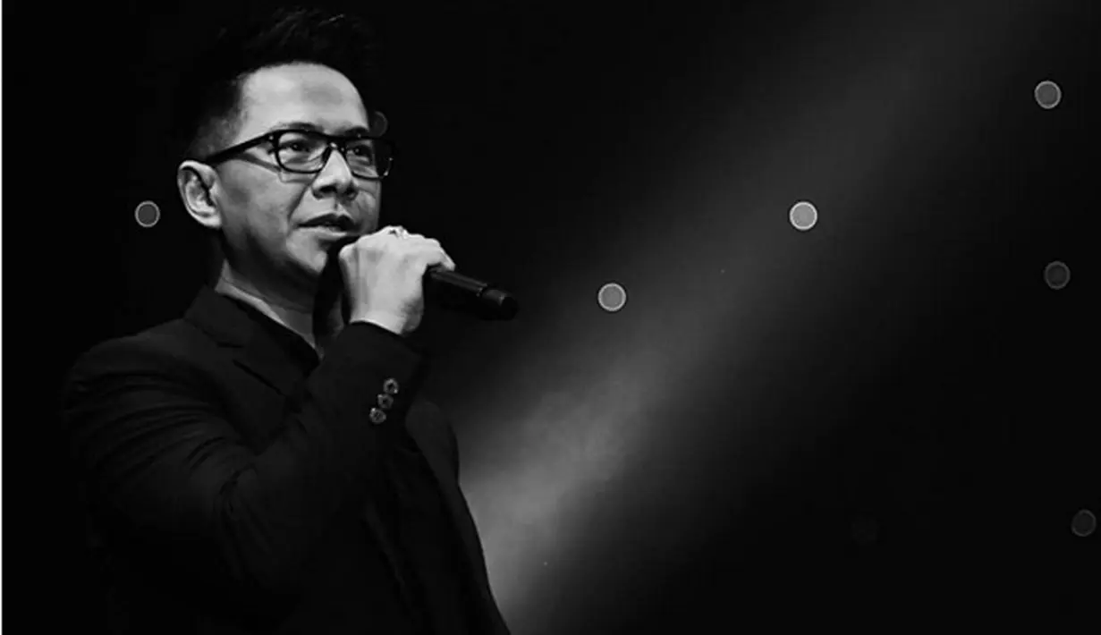 Penyanyi Delon merasakan sedikit sepi job saat Ramadan tiba. Hal itu juga dirasakan pada Ramadan tahun ini. Penyanyi jebolan ajang pencarian bakat itu mengaku sepi job saat bulan ramadan. (Instagram/delonthamrin)