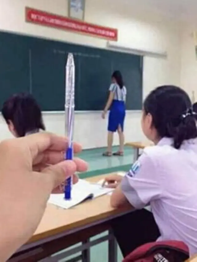 Siswa Ini Tunjukkan Pakaian Gurunya Mirip Alat Tulis, 6 Fotonya Kocak Banget
