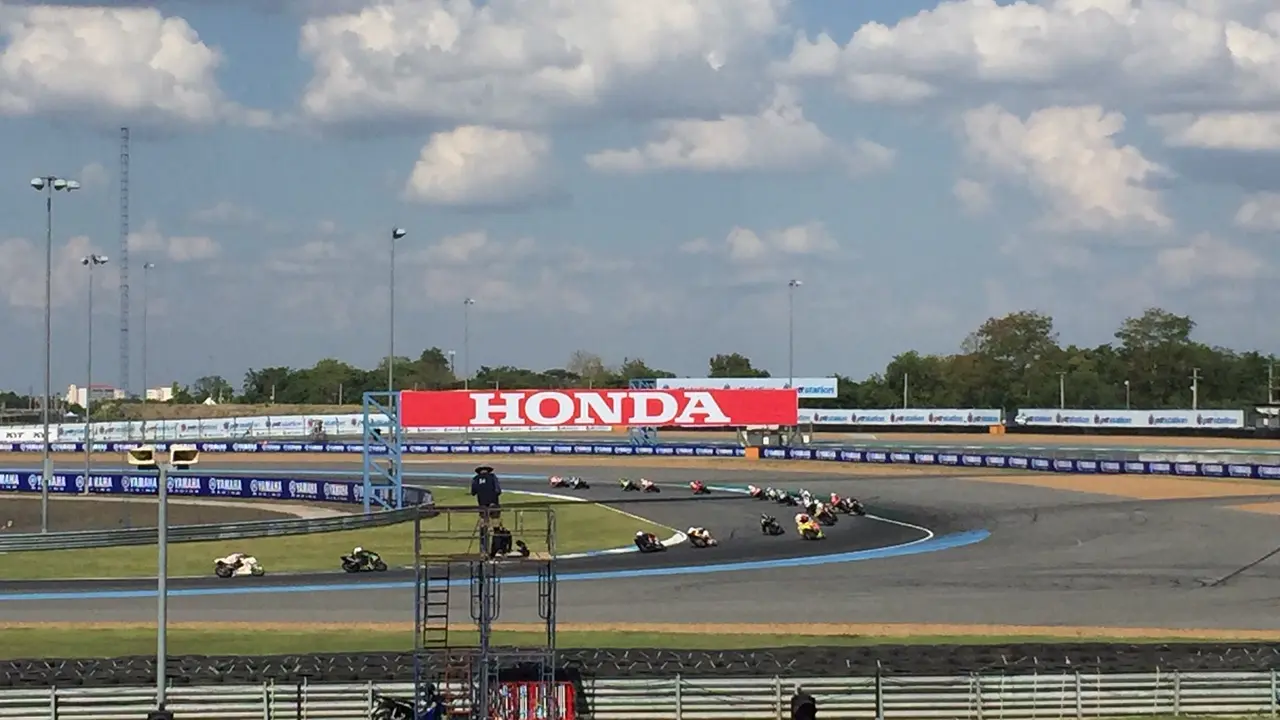 Race kedua AP 250 Asia Road Racing Championship (ARRC) 2018 seri Thailand di Sirkuit Buriram