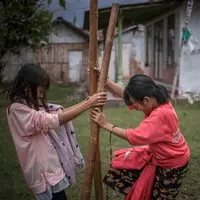 Kalau tumbuh di tahun di tahun 90-an, permainan ini mungkin tak asing lagi buat kamu. Permainan mana yang jadi favoritmu? (Mohammadridwan/ Shutterstock.com)