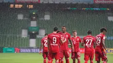 Para pemain Bayern Munchen merayakan gol Robert Lewandowski ke gawang Werder Bremen di Weserstadion dalam laga pekan ke-32 Bundesliga 2019-2020. (Foto: Twitter Bayern Munchen)
