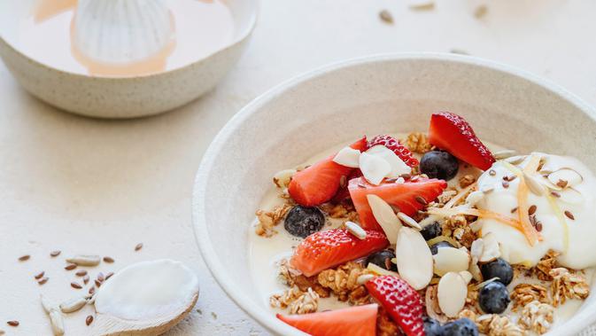 Oatmeal untuk sarapan (Unsplash.com)