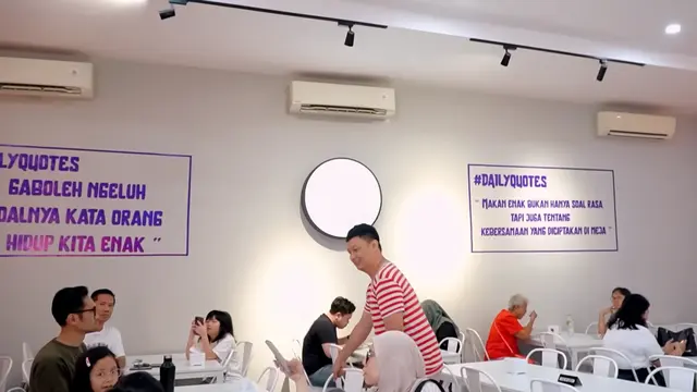 Desain Warung Makan Nasi Kulit Ayam Ivan Gunawan