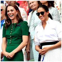 Gaya busana Kate dan Meghan yang memancarkan selera fashion masing-masing. (sumber : Instagram @sussexroyal)