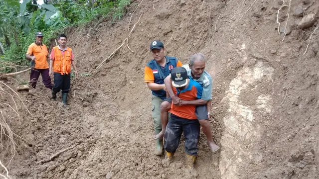 Longsor di Desa Kutabima, Kecamatan Cimanggu, Cilacap, Jawa Tengah. (Foto: Liputan6.com/BPBD Cilacap)