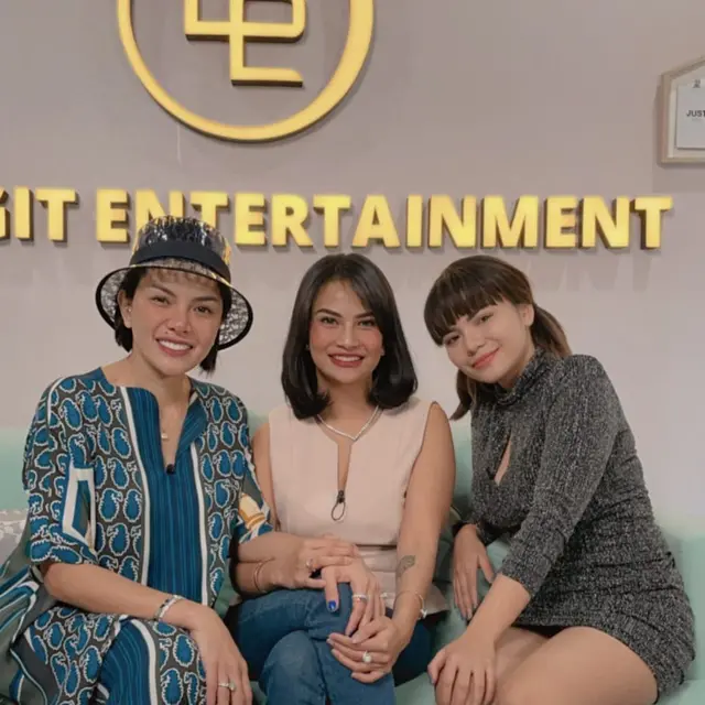 6 Potret Persahabatan Nikita Mirzani dan Dinar Candy, Dampingi saat Pemeriksaan