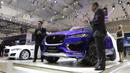 Suasana launching mobil Jaguar F-Pace dan Jaguar XF dalam rangkaian Gaikindo Indonesia International Auto Show 2016 di ICE BSD, Tangerang, Kamis (11/8/2016). (Bola.com/Arief Bagus)