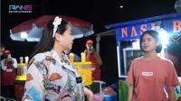 Momen Nagita Slavina cicipi nasi bakar Melati Eks JKT48. (Sumber: YouTube/Rans Entertainment)