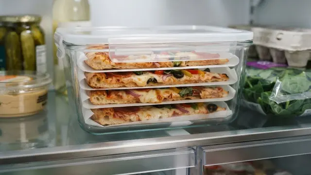 Simpan Pizza Sisa dengan Benar Sebelum Dipanaskan Kembali