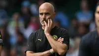 Manajer Manchester City, Enzo Maresca, menyaksikan pertandingan sepak bola FA Community Shield Inggris antara Arsenal dan Manchester City di Principality Stadium, Cardiff, Wales Selatan, pada 16 Agustus 2026. (Glyn KIRK / AFP)