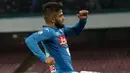 Pemain Napoli, Lorenzo Insigne merayakan gol ke gawang Udinese pada laga Coppa Italia di San Paolo stadium, Naples, (19/12/2017). Napoli menang 1-0. (Cesare Abbate/ANSA via AP)
