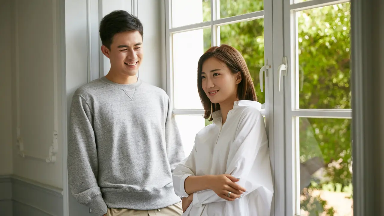 perempuan dan pasangan oktober bahagia berdua