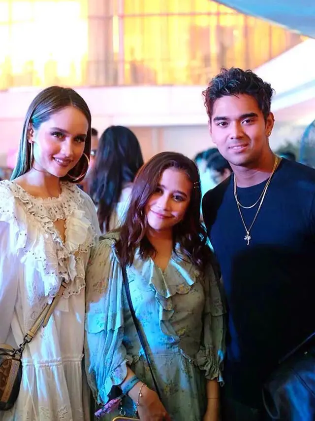 Dikabarkan Tengah Dekat, Ini 6 Momen Kebersamaan Cinta Laura dan Aero Aswar