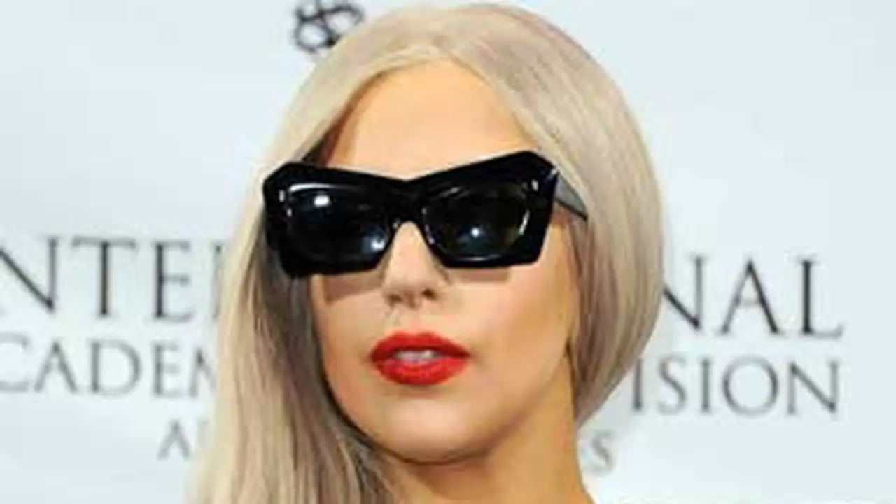 120522blady-gaga3.jpg