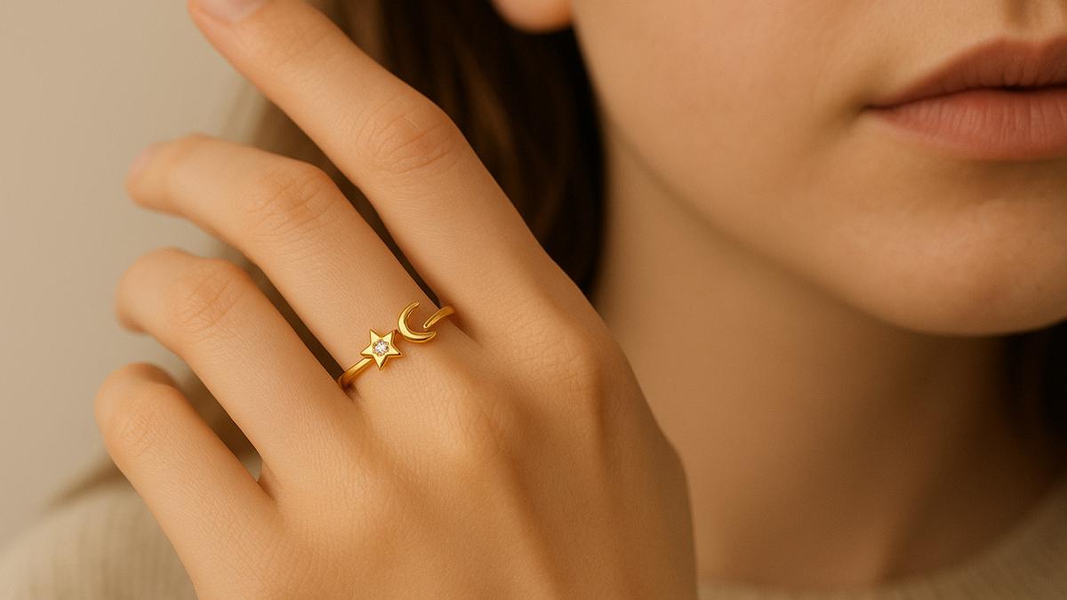 7 Model Cincin Emas yang Terlihat Simpel Tapi Bikin Tangan Terlihat Cantik dan Mewah