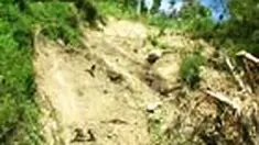 Empat rumah di perbukitan Gajah Mungkur, Wonogiri, Jateng, tertimbun longsor. Tak ada korban jiwa dalam musibah ini. 