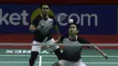 Ganda putra Indonesia, Mohammad Ahsan/Hendra Setiawan saat melawan ganda Jerman, Mark Lamsfuss/Marvin Seidel, pada Blibli Indonesia Open 2019 di Istora Senayan, Jakarta, Rabu (17/7). Ahsan/Hendra menang 21-16, 21-17. (Bola.com/Yoppy Renato)