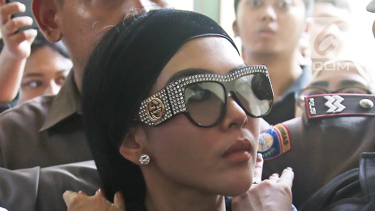 Jam Tangan Mewah Syahrini