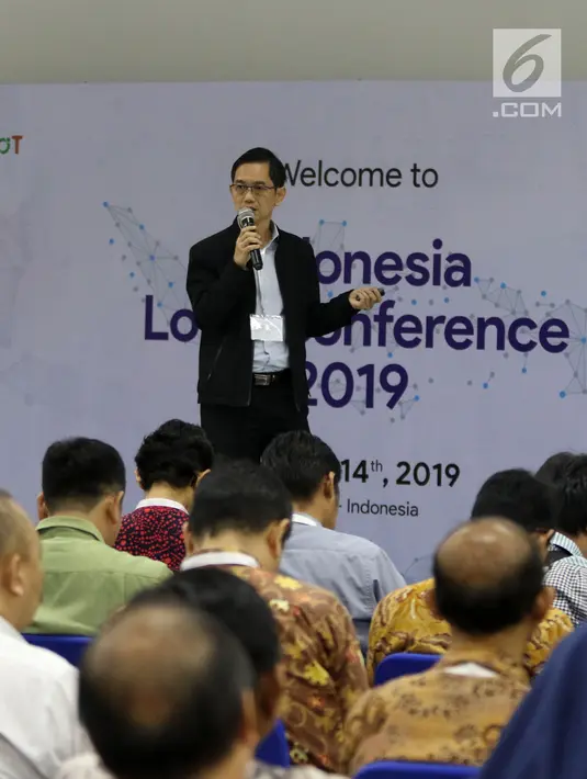 Marketing Manager DTDS Andy Wong saat menjadi pembicara dalam Indonesia Long Range Conference (IDLoRaCon) 2019 di Function Hall Emtek City, Jakarta, Rabu (14/8/2019). IDLoRaCon 2019 mempertemukan pegiat teknologi, pelaku industri, dan pengguna teknologi LoRa. (Liputan6.com/Herman Zakharia)