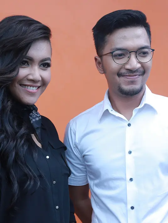 Selain dekat dengan Denada, Ihsan Tarore juga dekat dengan anaknya, Shakira Aurum. Penyanyi rap itu mengaku tidak mudah anaknya dekat dengan orang lain. (Galih W. Satria/Bintang.com)