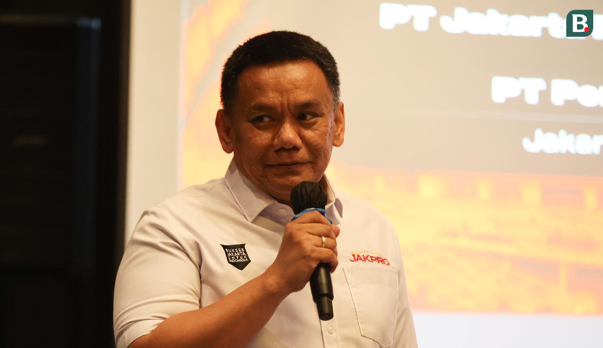 Direktur Utama PT Jakarta Propertindo (Jakpro), Iwan Takwin memberikan sambutan pada acara penandatanganan nota kesepamahaman atau MOU kerja sama Persija Jakarta dan Jakpro, Kamis (20/2/2025) di Morrisey Hotel, Jakarta Pusat.