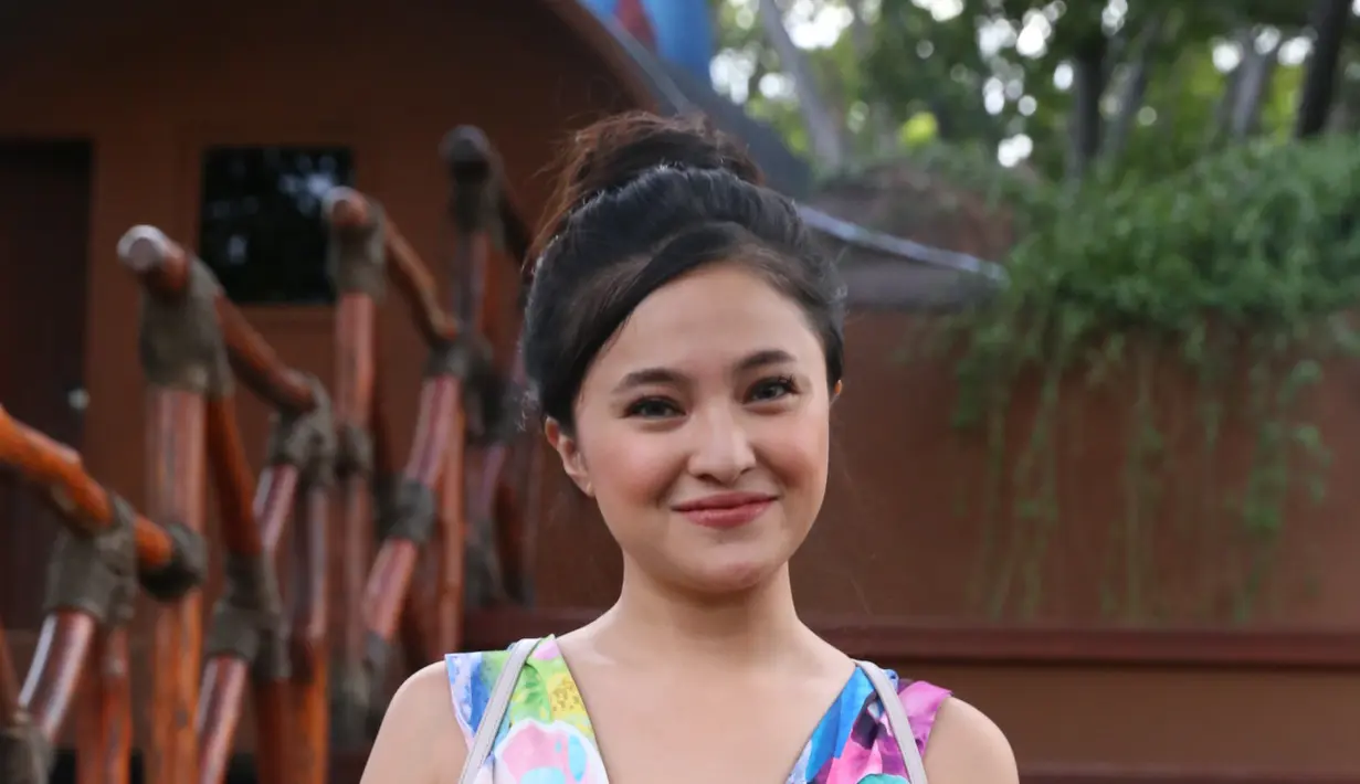 Pemeran dan penyanyi Marshanda dikabarkan tengah dekat dengan Jay Sutadisastra. Perempuan yang biasa disapa Chacha itu sempat memposting kebersamaannya bersama pria tersebut. (Adrian Putra/Bintang.com)