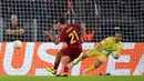 Pemain AS Roma Paulo Dybala mencetak gol ke gawang Real Betis pada pertandingan sepak bola Liga Europa di Roma, Italia, 6 Oktober 2022. AS Roma kalah 1-2 dari Real Betis. (Alfredo Falcone/LaPresse via AP)