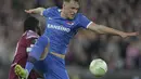 AZ Alkmaar yang lebih banyak bertahan membuka keunggulan lebih dulu di menit ke-41 berkat Tijani Reijnders. (AP Photo/Kin Cheung)