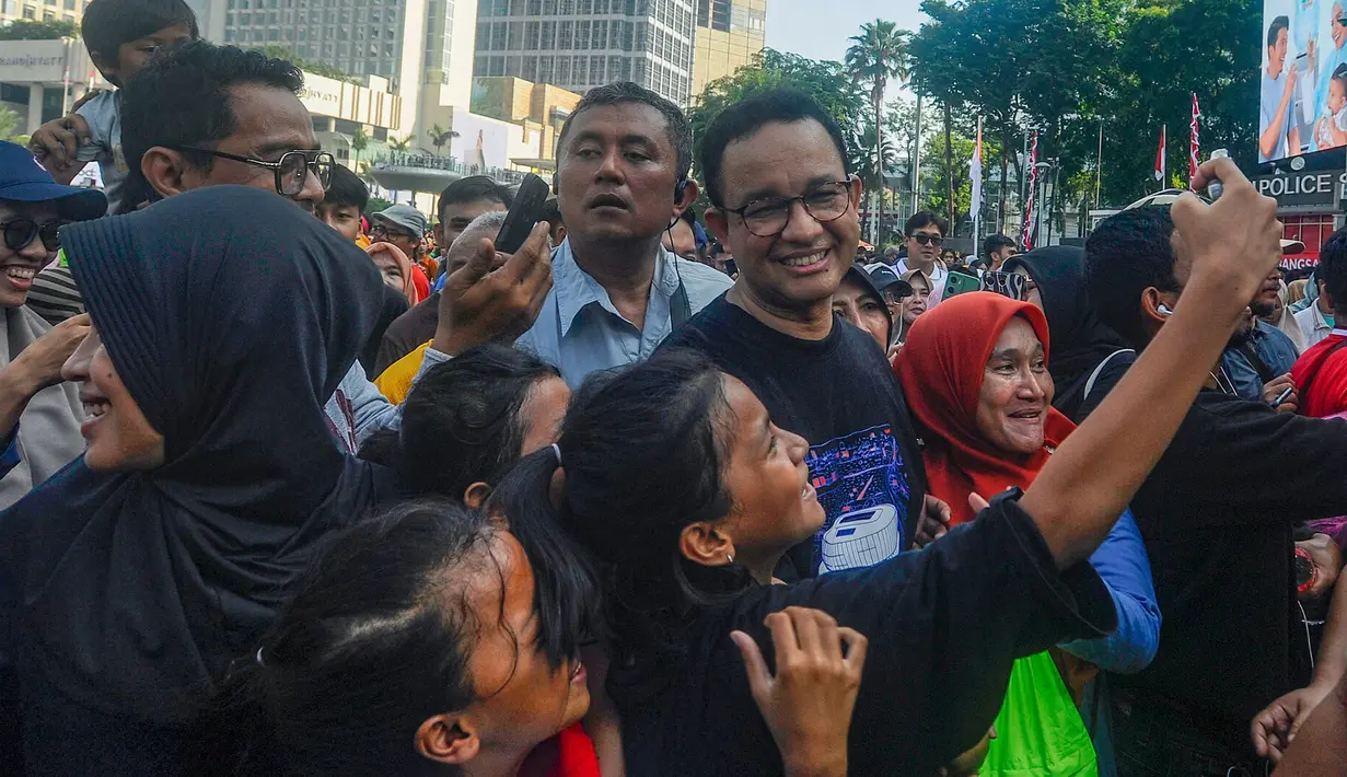 Kedatangannya mendapat sambutan meriah dari warga yang sedang berolahraga di Minggu (4/8/2024) pagi. (merdeka.com/Arie Basuki)