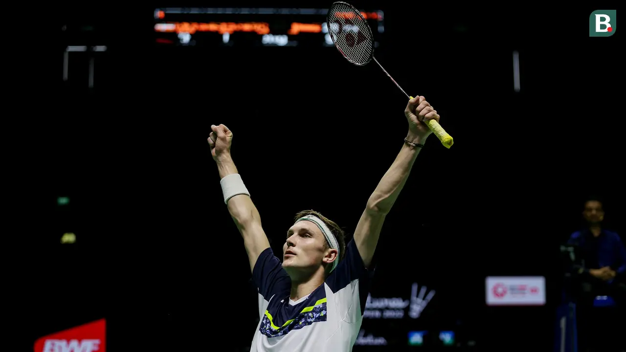 Foto: Potret Perayaan Gelar Juara Viktor Axelsen Bersama Anaknya di Indonesia Open 2022