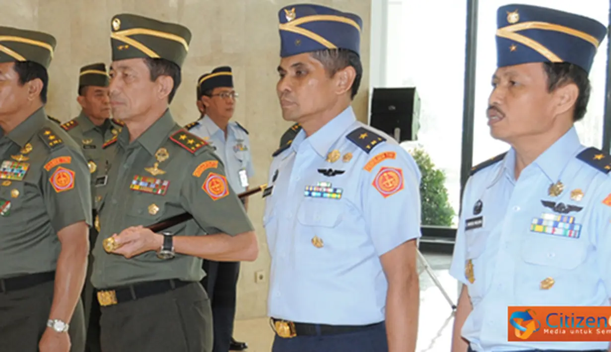 Citizen6, Jakarta: Sertijab Dangartap I/Jakarta dari Mayjen TNI Waris kepada Mayjen TNI E. Hudawi Lubis, dan Kapusinfolahta TNI dari Marsma TNI Asri Yatim kepada Marsma TNI Enuh Warsa Widjaya. (Pengirim: Badarudin Bakri).
