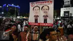 Ratusan Simpatisan tiga Bakal Calon Gubernur DKI Jakarta berkumpul mendukung para Bakal Calonnya mengambil nomer urut Pasangan Calon Gubernur dan Wakil Gubernur Jakarta, di JIEXPO, Kemayoran,, Jakarta, Selasa (25/10). (Liputan6.com/Johan Tallo)