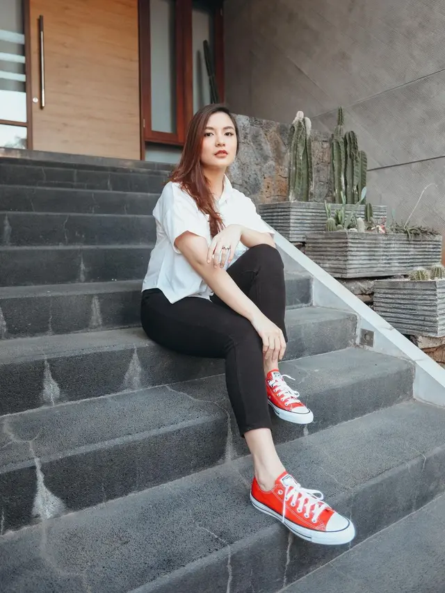 [Fimela] Selain Aurel Hermansyah, Ini 7 Artis Indonesia yang Lahir di Bulan Juli