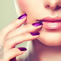 Saatnya Anda mencoba satu inovasi baru dari sebuah produk lipstik. Ya, lipstik caramel dapat membantu melindungi bibir dari kekeringan. (Foto: iStockphoto)