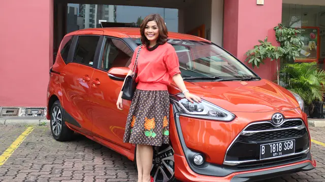 Toyota Sienta Jadi Rumah Kedua Untuk Merry Riana