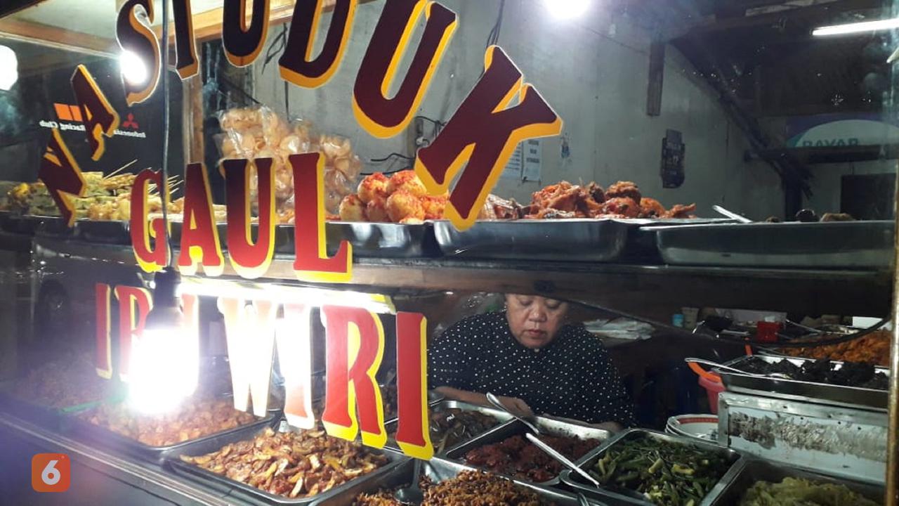 Nasi Uduk Gaul Ibu Wiri