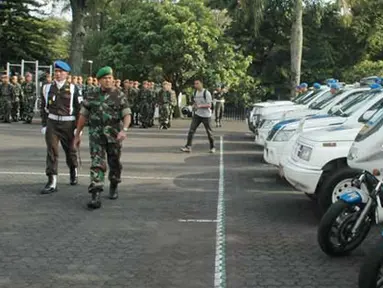Citizen6,Bandung: Upacara Gelar Operasi Gaktib Kepolisian Militer 2012 di wilayah Garnisun Tap II/Bandung bertempat di Lapangan Upacara Makodam III/Siliwang Jalan Aceh No.69 Bandung, Kamis (26/12). (Pengirim: Pendam3)