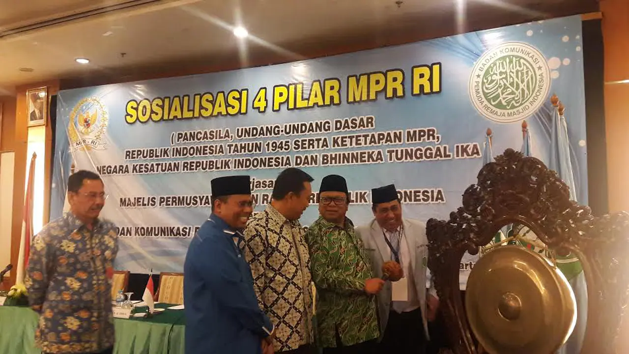 Begini Gaya Wakil Ketua MPR Sosialisasi 4 Pilar ke Ramaja Masjid