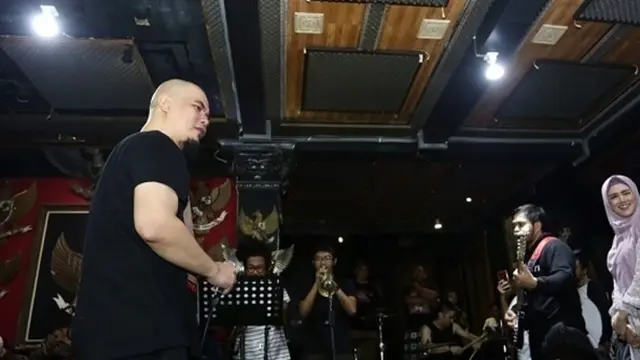 6 Momen Ahmad Dhani Latihan Musik Usai Bebas dari Penjara, Bareng T.R.I.A.D Band