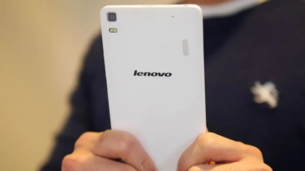 Lenovo Lepas 10.000 Unit A7000 di Lazada