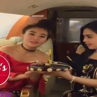 Syahrini merayakan ulang tahun ke-34