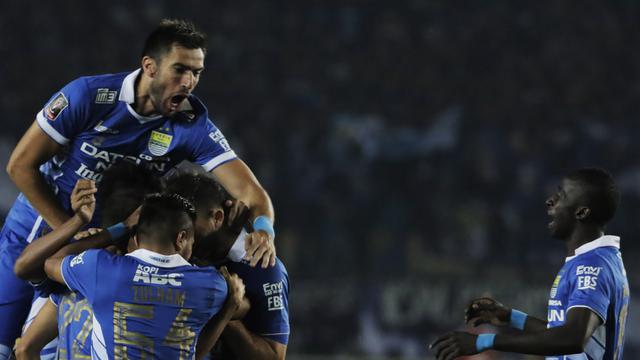 Persib vs Mitra Kukar