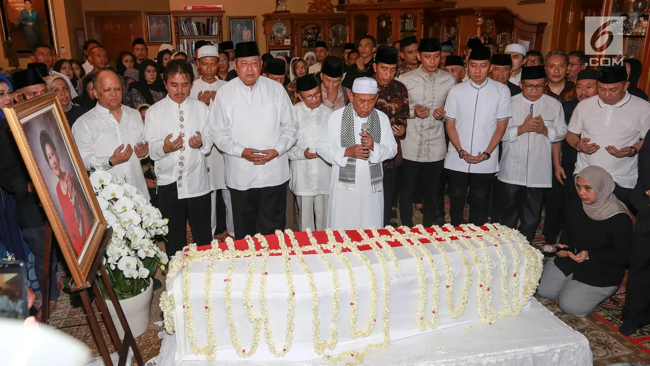 Tiba di Puri Cikeas Jenazah Ani Yudhoyono Disemayamkan