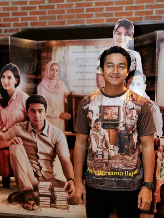 Tak hanya itu, Deva Mahendra rutin melakukan olahraga di malam hari usai dirinya menjalani syuting di pagi dan di siang harinya. (Adrian Putra/Bintang.com)