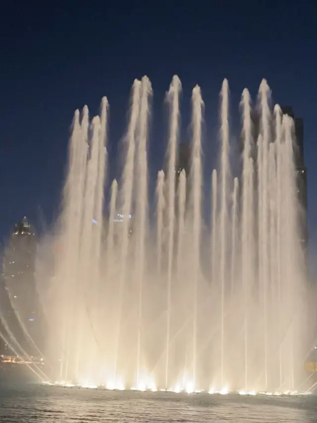 Dubai fountain di Dubai Mall. [Anisha/Fimela]
