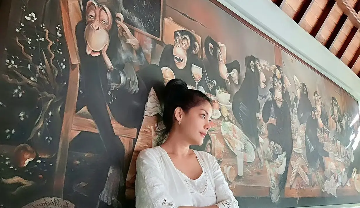 "Pemeriksaan perkara Lulu Tobing dan Bani sudah selesai. Ini sudah memakan 13 kali sidang sampai saat ini. Statusnya masih sebagai suami dan istri," kata Humas PA Jakarta Pusat, Jajat Sudrajat saat ditemui di kantornya, Selasa (14/9/2021). [Instagram/lutob]