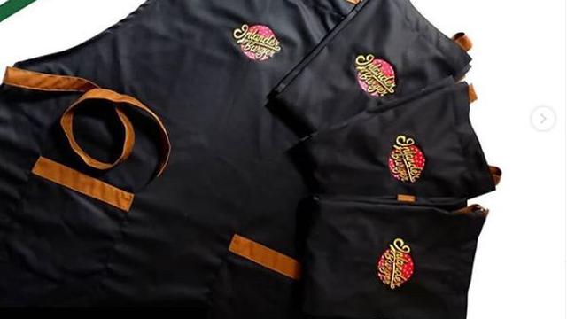 Strategi Pemilik Label Apron Risum Bisa Tetap Tersenyum di ...