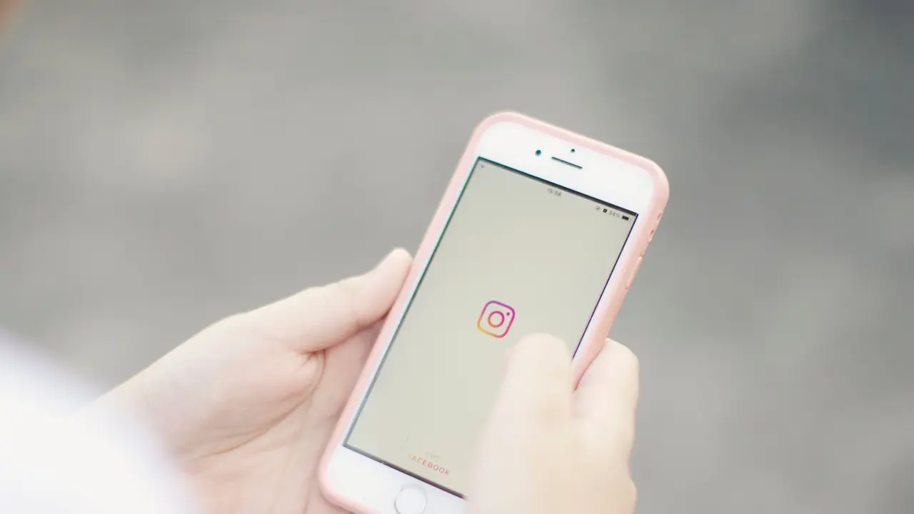 Sering Merasa Tertinggal karena Instagram? Begini Cara Berhenti Membandingkan Diri